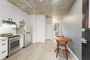 3518 Rue Durocher #202 - Photo 1 of 1