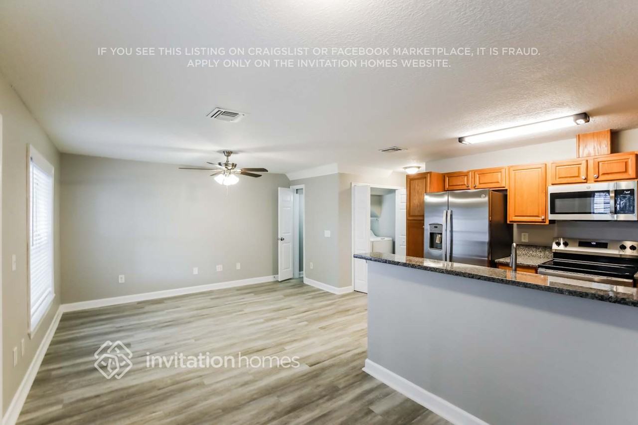 120 Carol Susan Ln - Photo 7 of 18