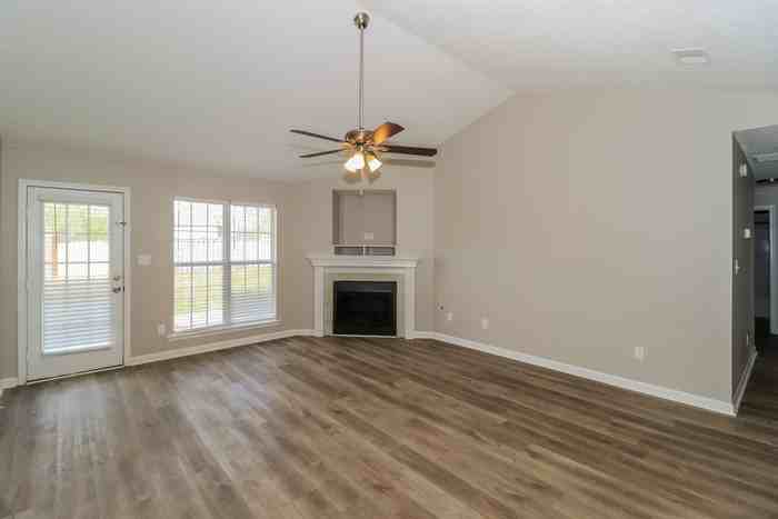 9920 Averbury Cv - Photo 2 of 13