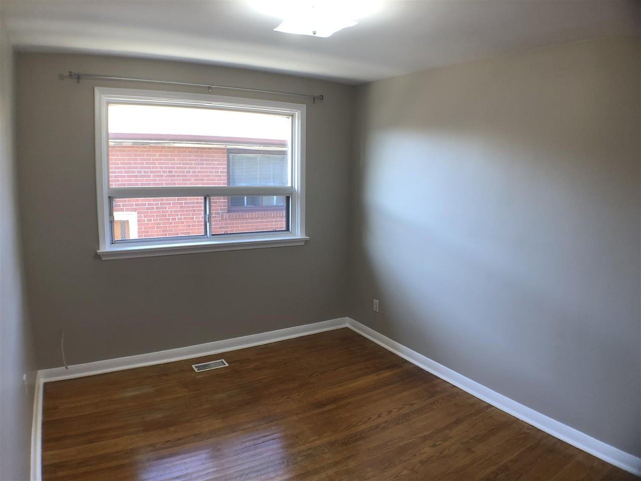 3578 Dufferin Street - Photo 2 of 17