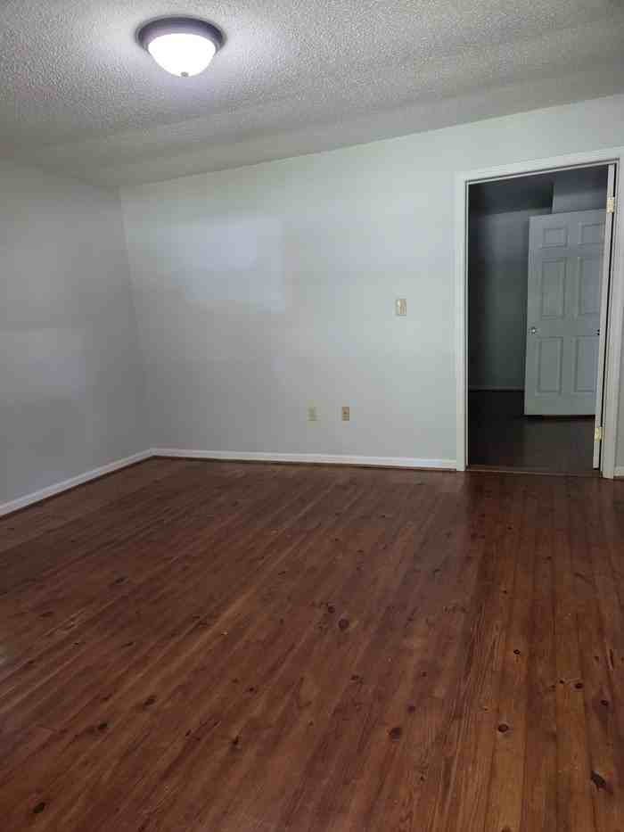 8076 North Carolina 65 - Photo 3 of 17