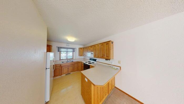 1525 S Washington St - Photo 3 of 31