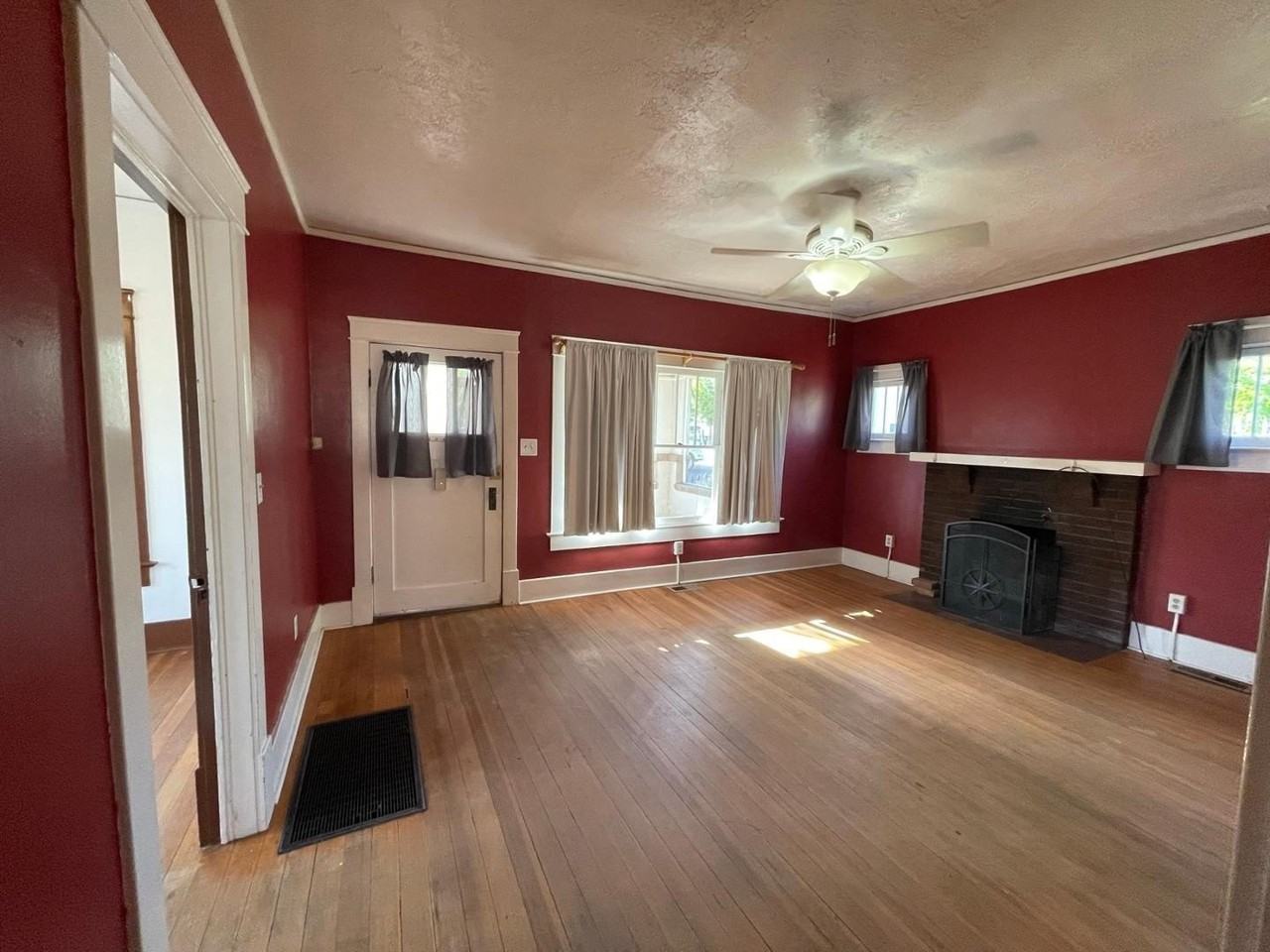 123 Maple St Se - Photo 5 of 36