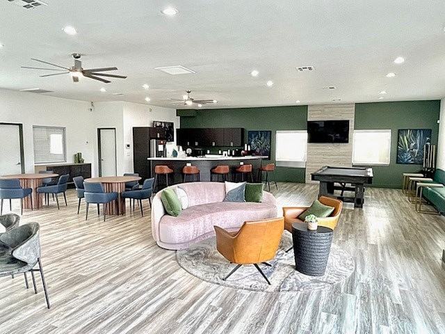 Arium Emerald Springs - Photo 2 of 35