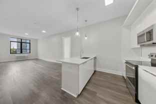 121 34th St #311 - Photo 1 of 1