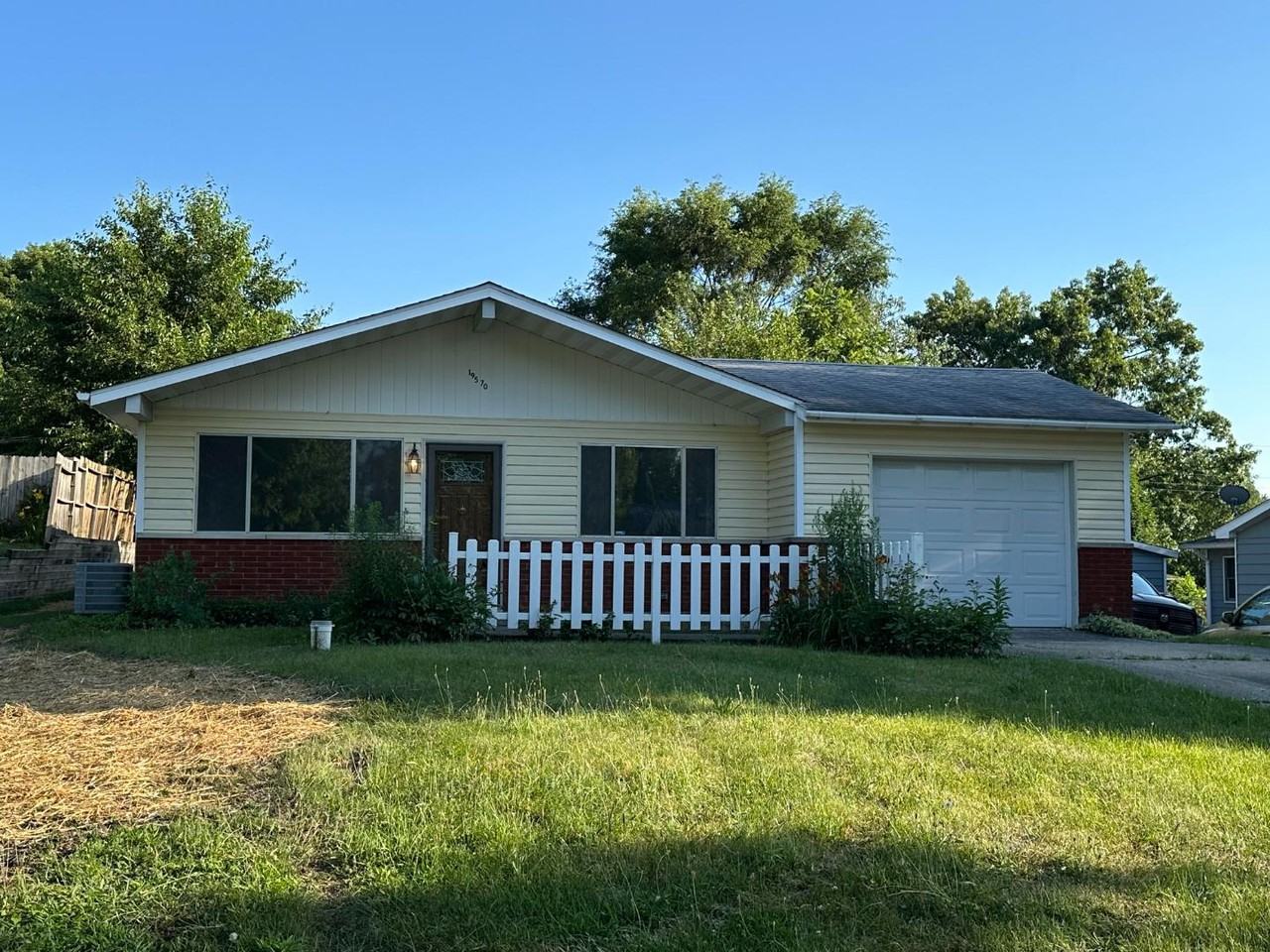 19570 Southland Ave - Photo 2 of 4