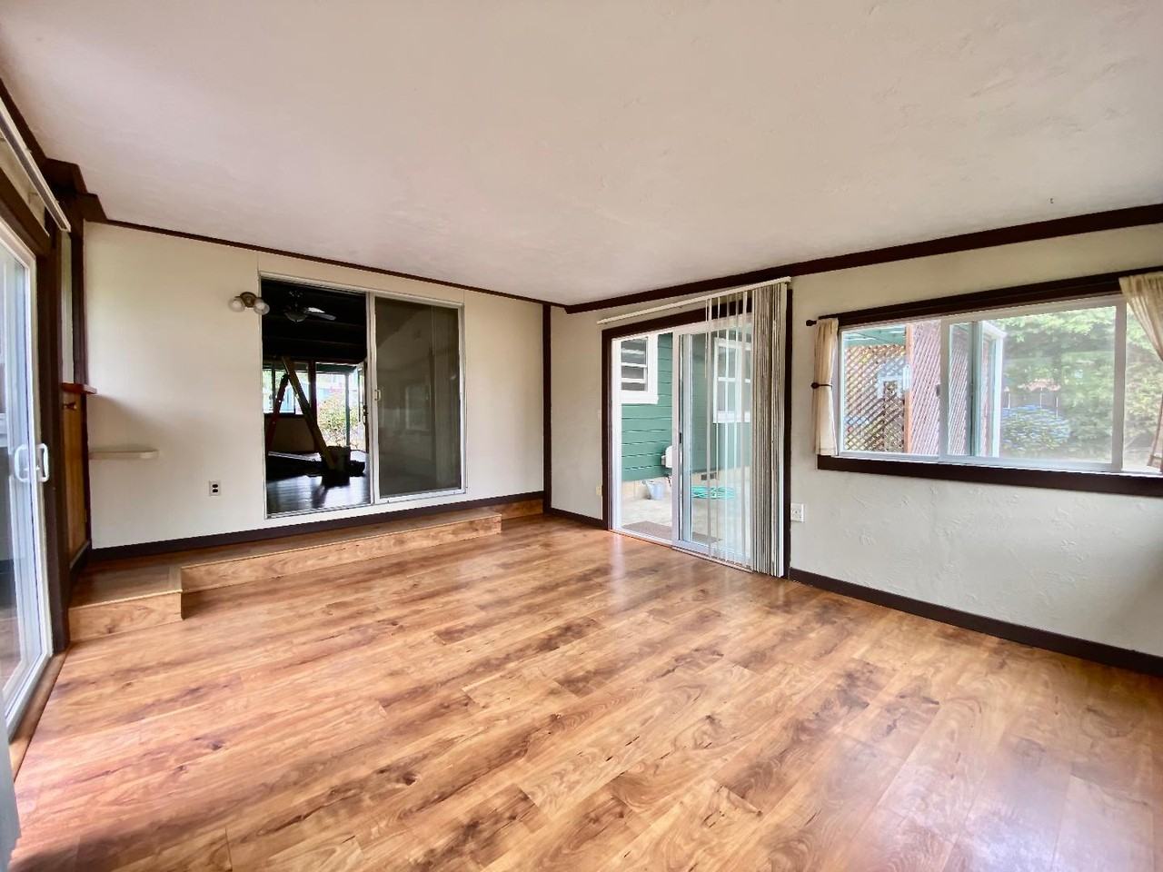 1245 Chester Ave - Photo 7 of 20