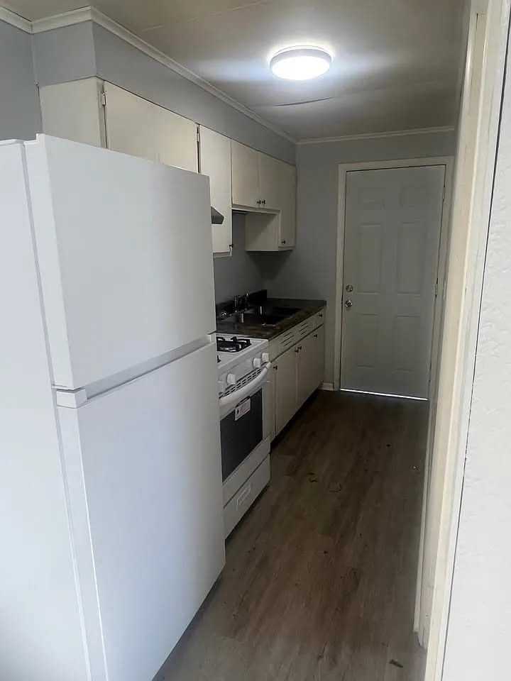 428 South Perry Street - Photo 2 of 3