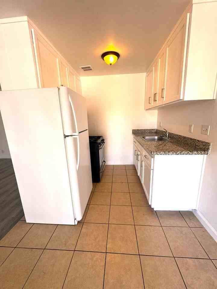 302 Dumont Ave #1 - Photo 3 of 14