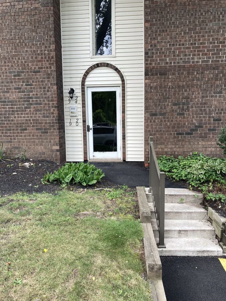 20 Kings Ct #20 - Photo 2 of 26