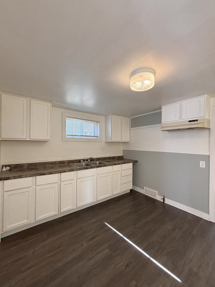 305 N 20th St #NA - Photo 3 of 11