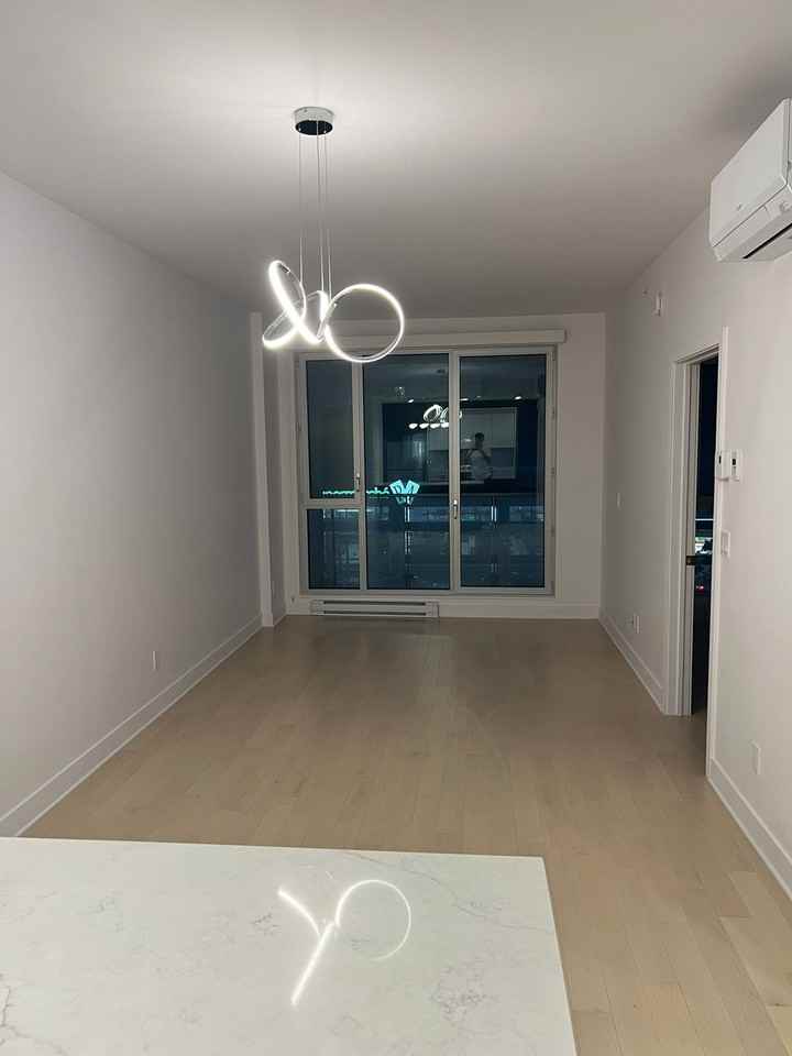 6870 Av de Westbury - Photo 2 of 13