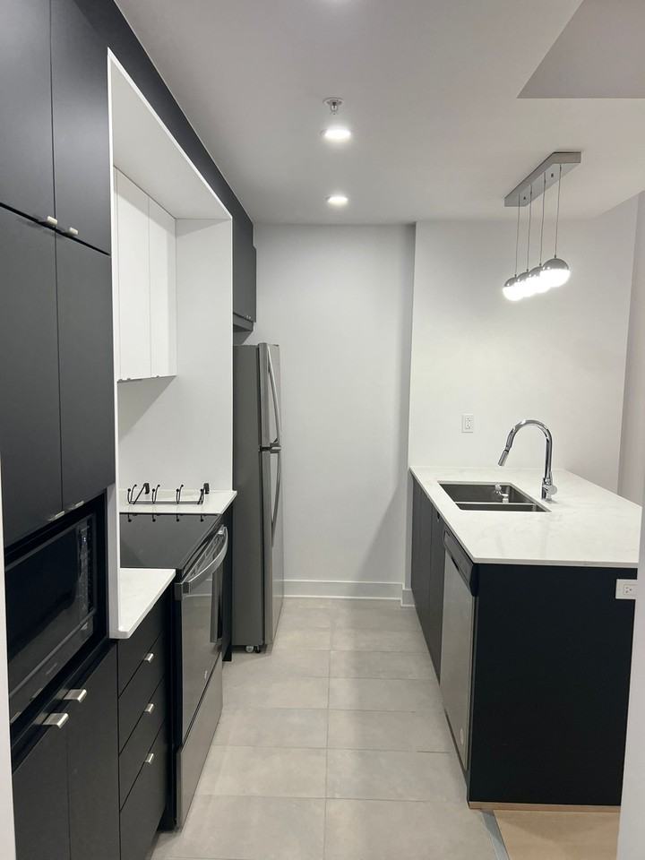 6870 Av de Westbury - Photo 3 of 13