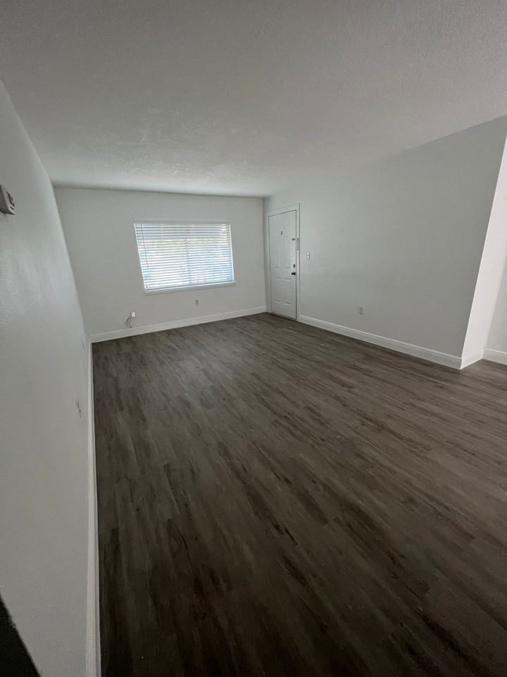 1918 Conway Rd #5 - Photo 4 of 25