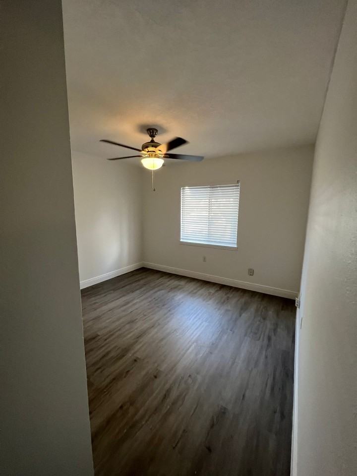 1918 Conway Rd #5 - Photo 7 of 25