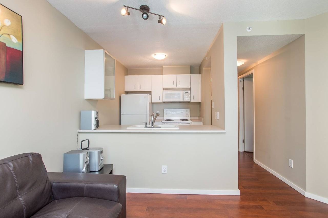 438 Seymour St #806 - Photo 4 of 19