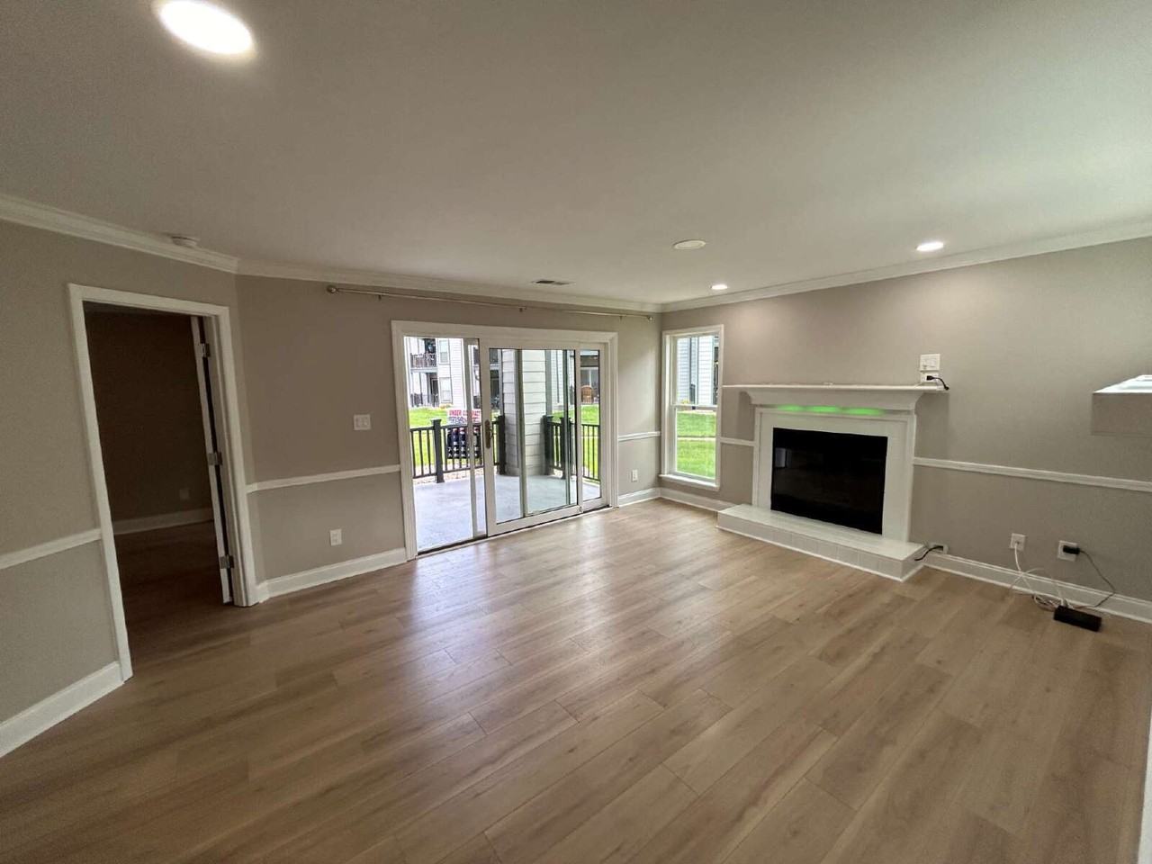 18837 Vineyard Point Ln - Photo 4 of 31