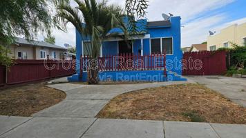 featured image of 126 W 10th St