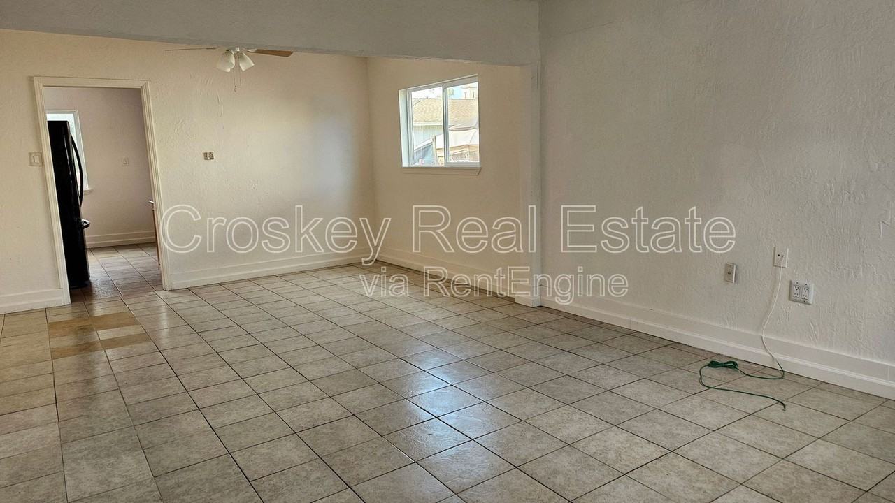126 W 10th St - Photo 3 of 12