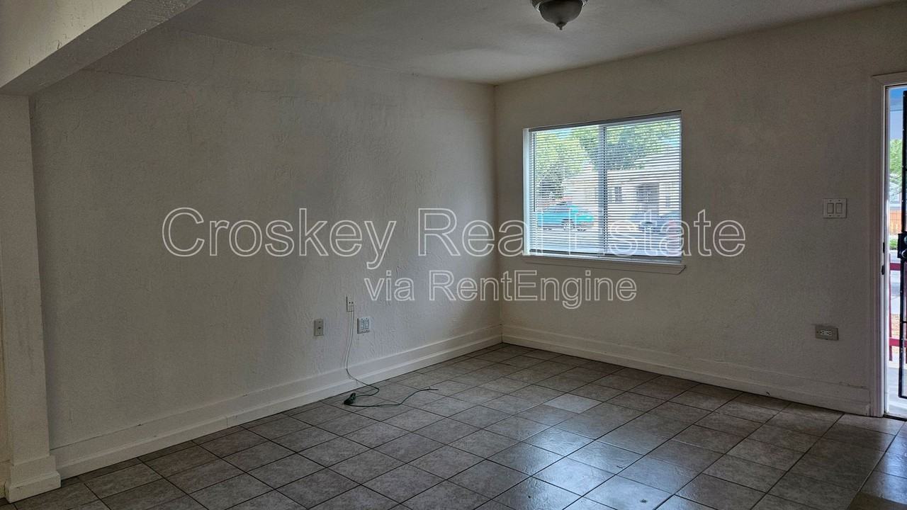 126 W 10th St - Photo 6 of 12