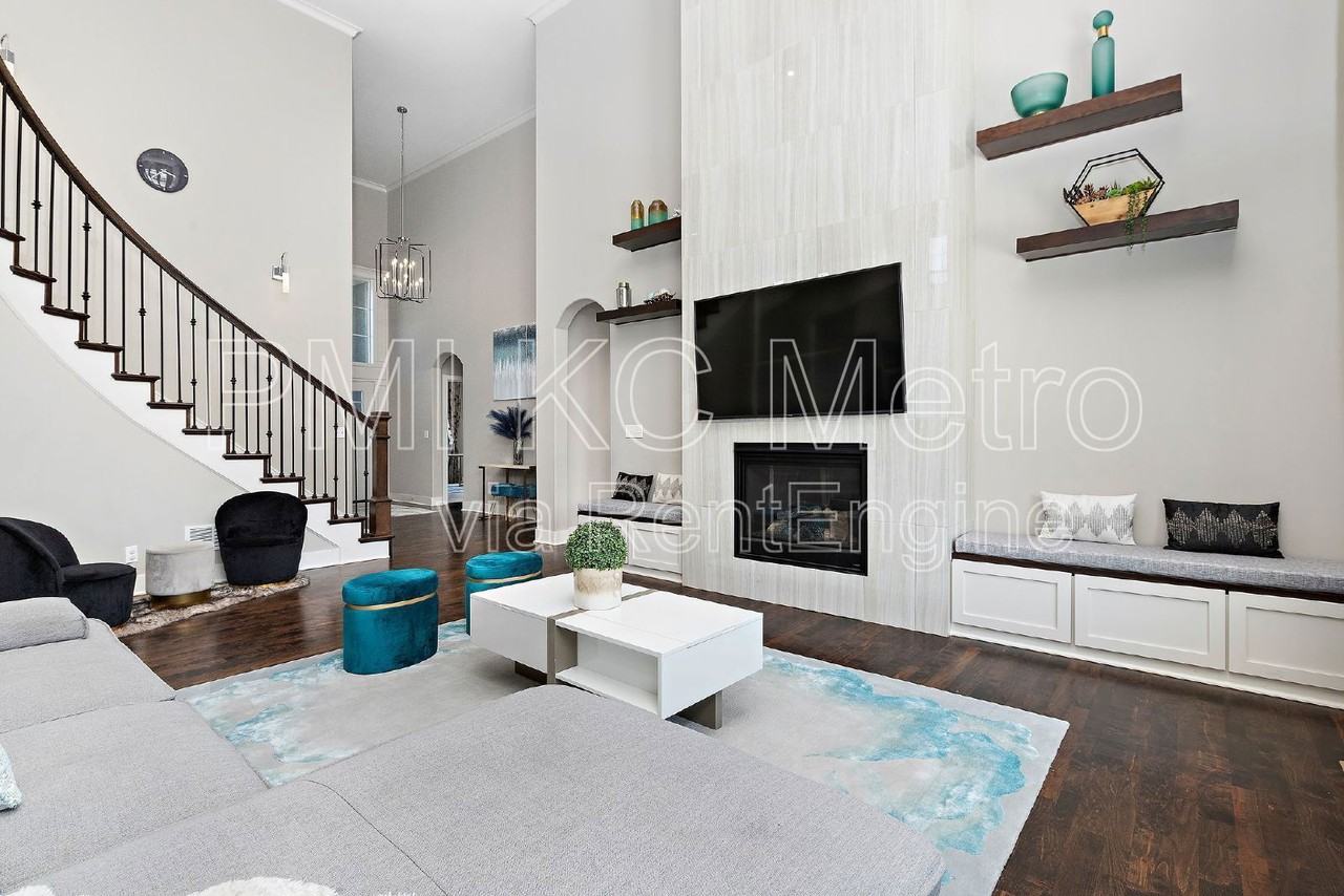 15708 Canterbury St - Photo 3 of 50