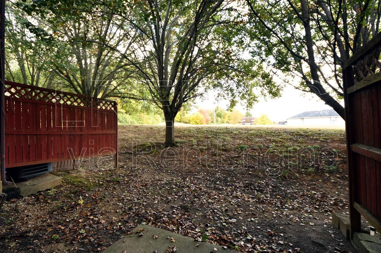 621 Westport Rd #6 - Photo 7 of 20