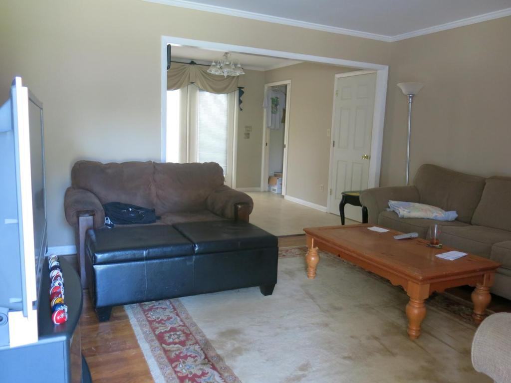 403 Catherine Ave - Photo 4 of 14