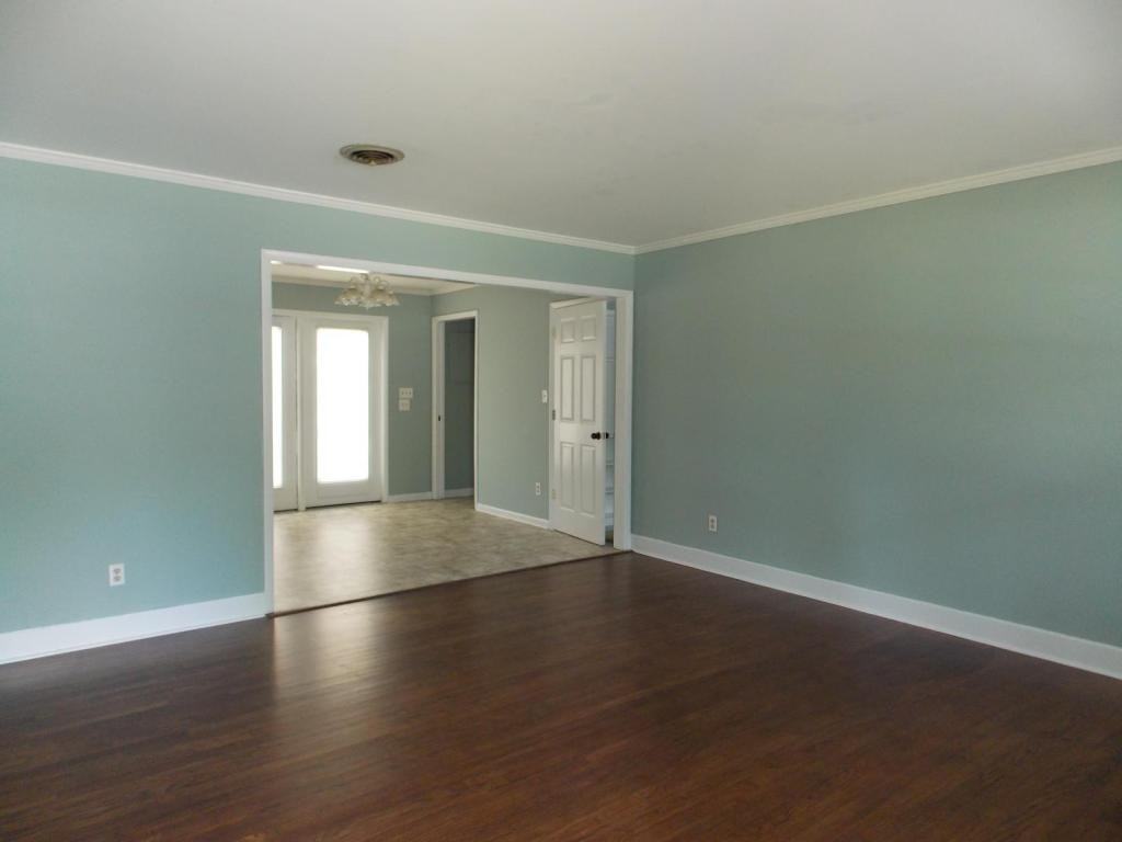 403 Catherine Ave - Photo 5 of 14