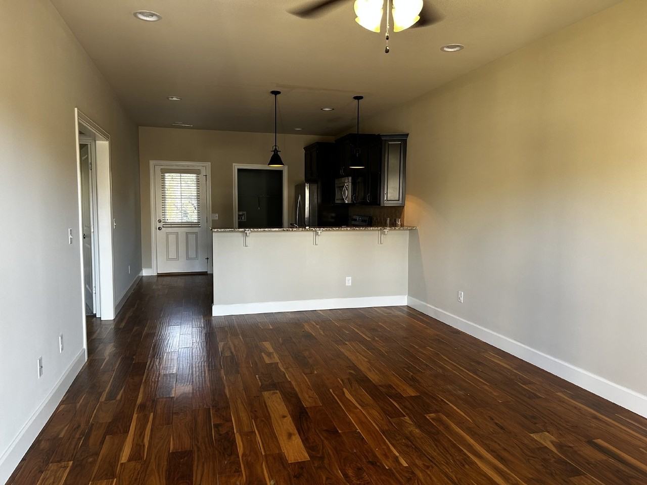 658 Cooper Sq - Photo 3 of 9