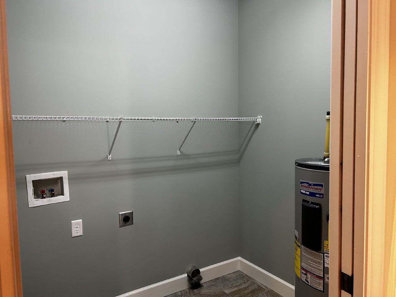 658 Cooper Sq - Photo 4 of 9