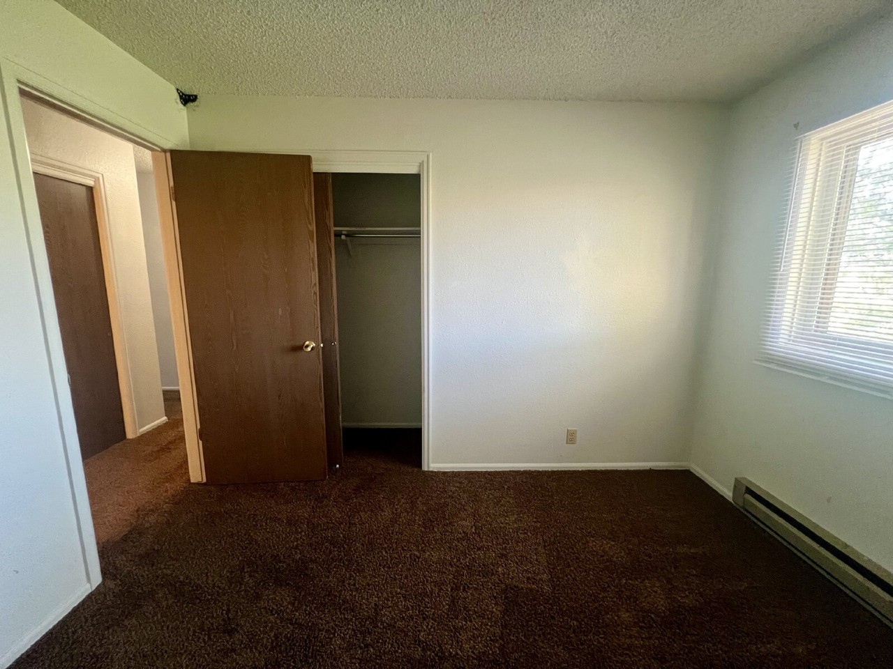 1811 Edgewater Ave - Photo 6 of 20