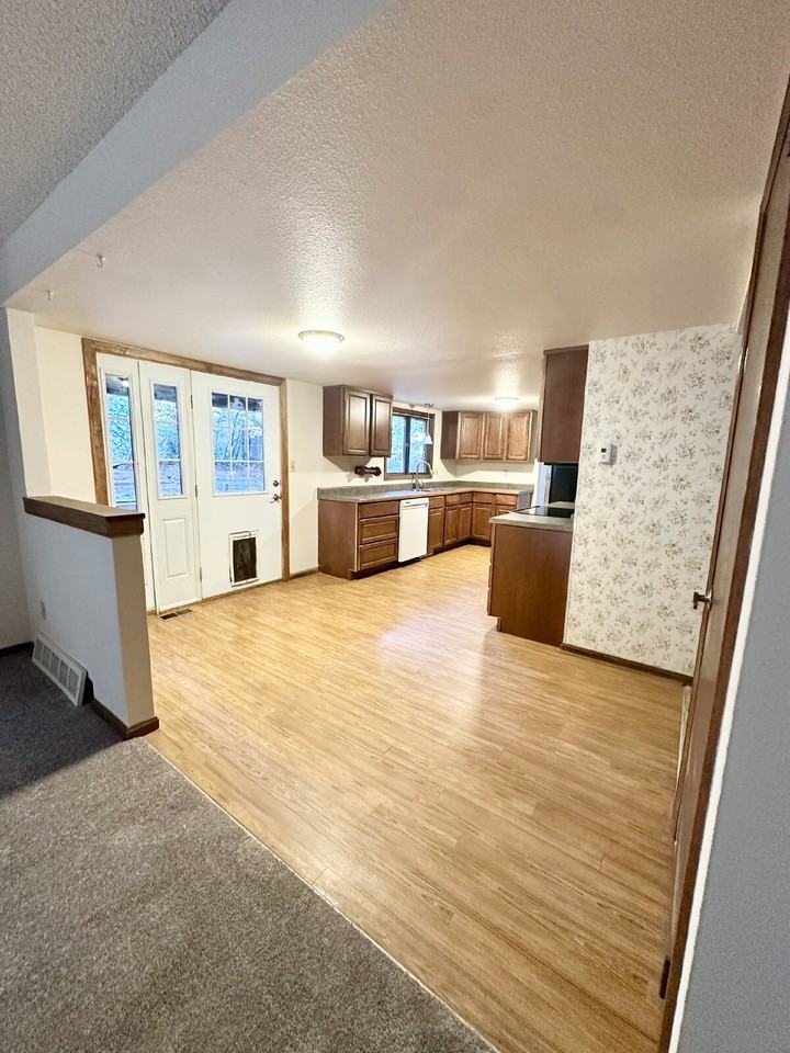 6337 Shaun Ave - Photo 3 of 31