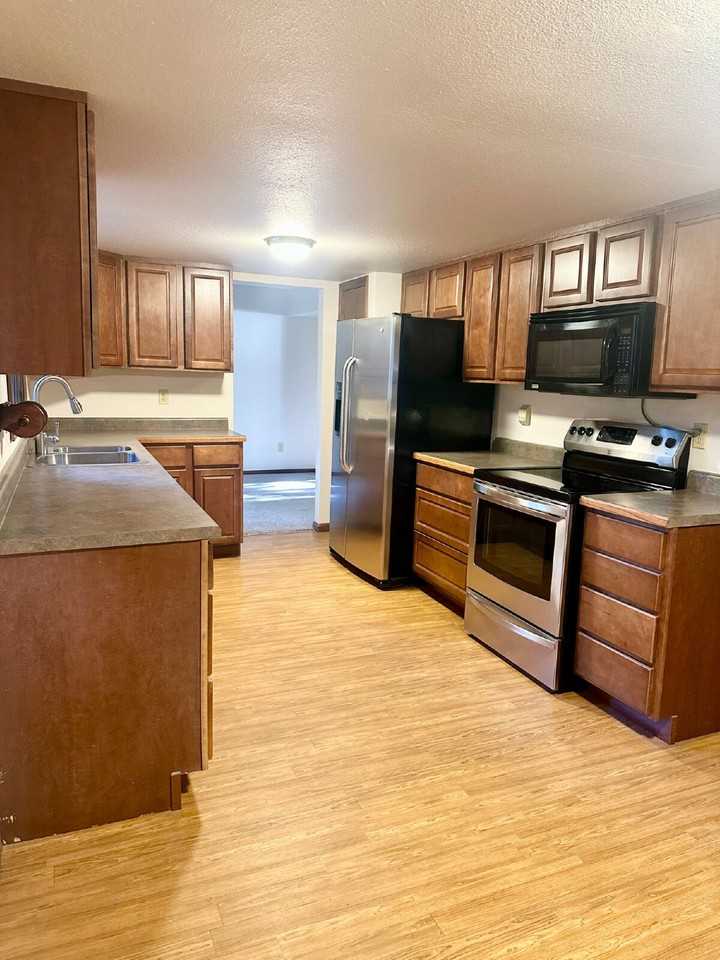 6337 Shaun Ave - Photo 6 of 31