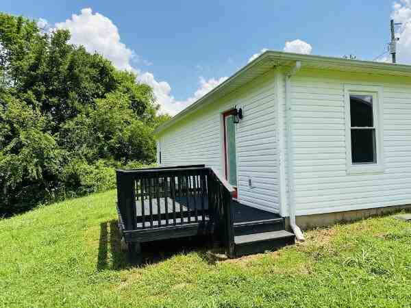 586 Foxfield Rd - Photo 2 of 9