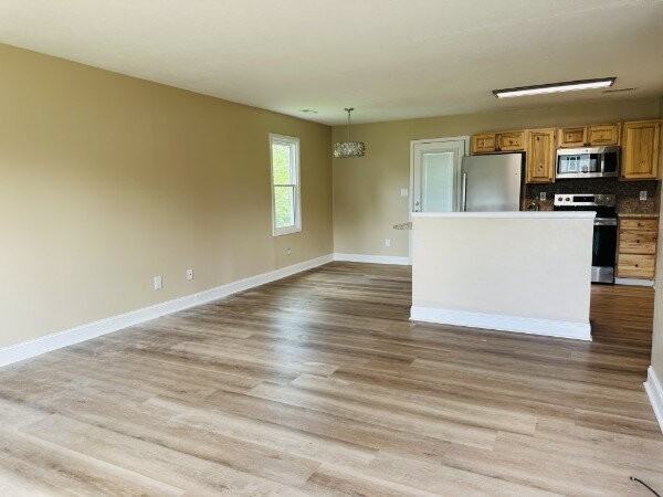 586 Foxfield Rd - Photo 3 of 9