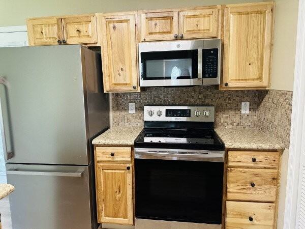 586 Foxfield Rd - Photo 5 of 9