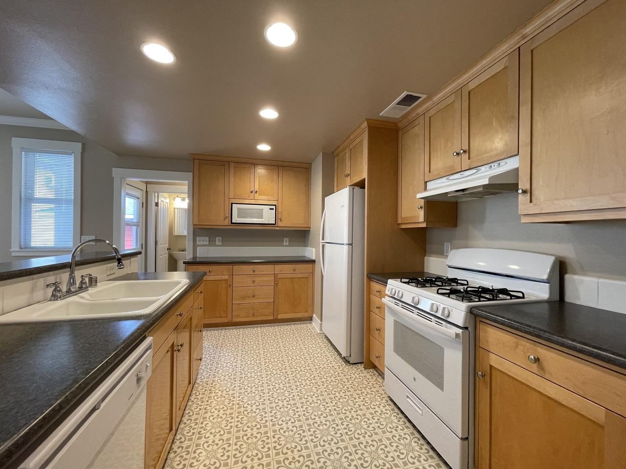 2388 England St - Photo 3 of 14