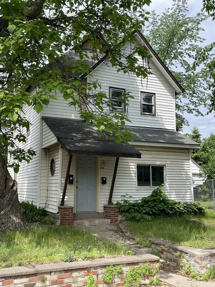 1716 5th St Ne #2 - Photo 4 of 22