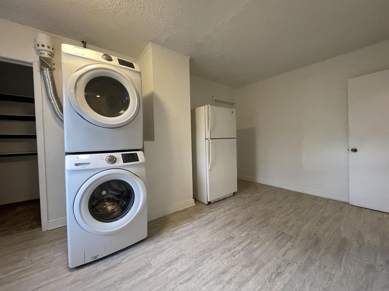 1716 5th St Ne #2 - Photo 2 of 22