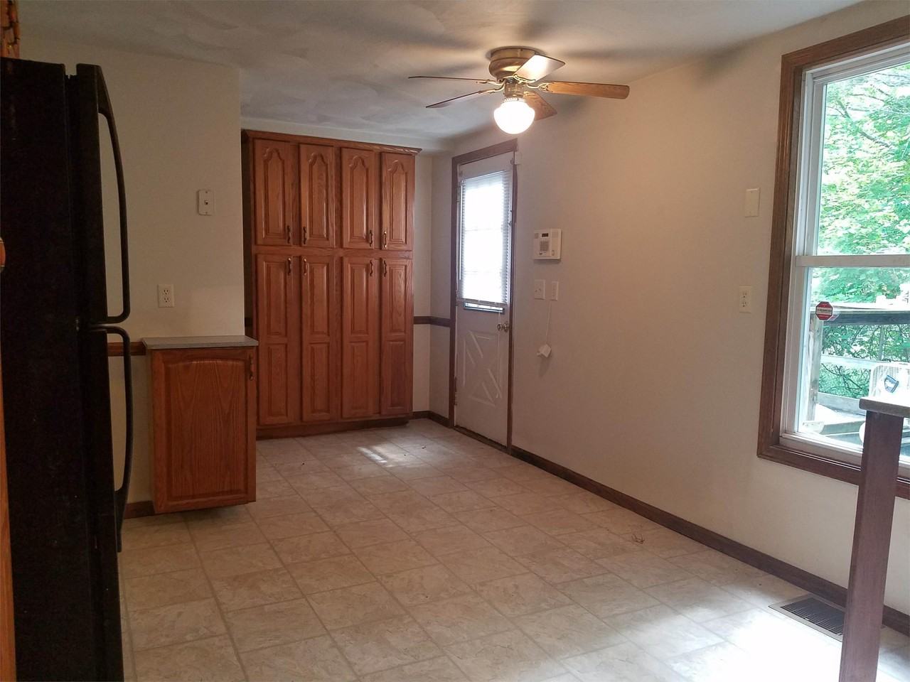 7 West St - Photo 3 of 11