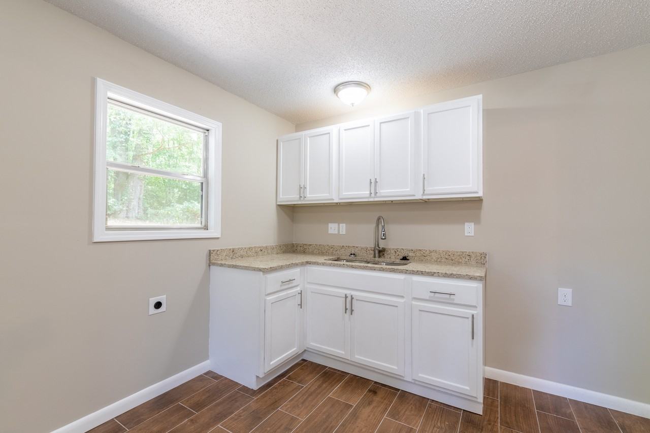 4468 Tarleton Dr - Photo 3 of 38