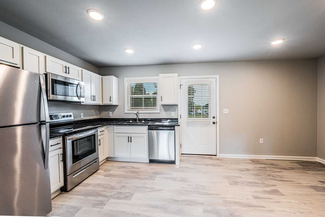 249 Whispering Hills Blvd - Photo 7 of 27