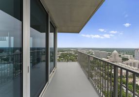featured image of 215 N Pine St