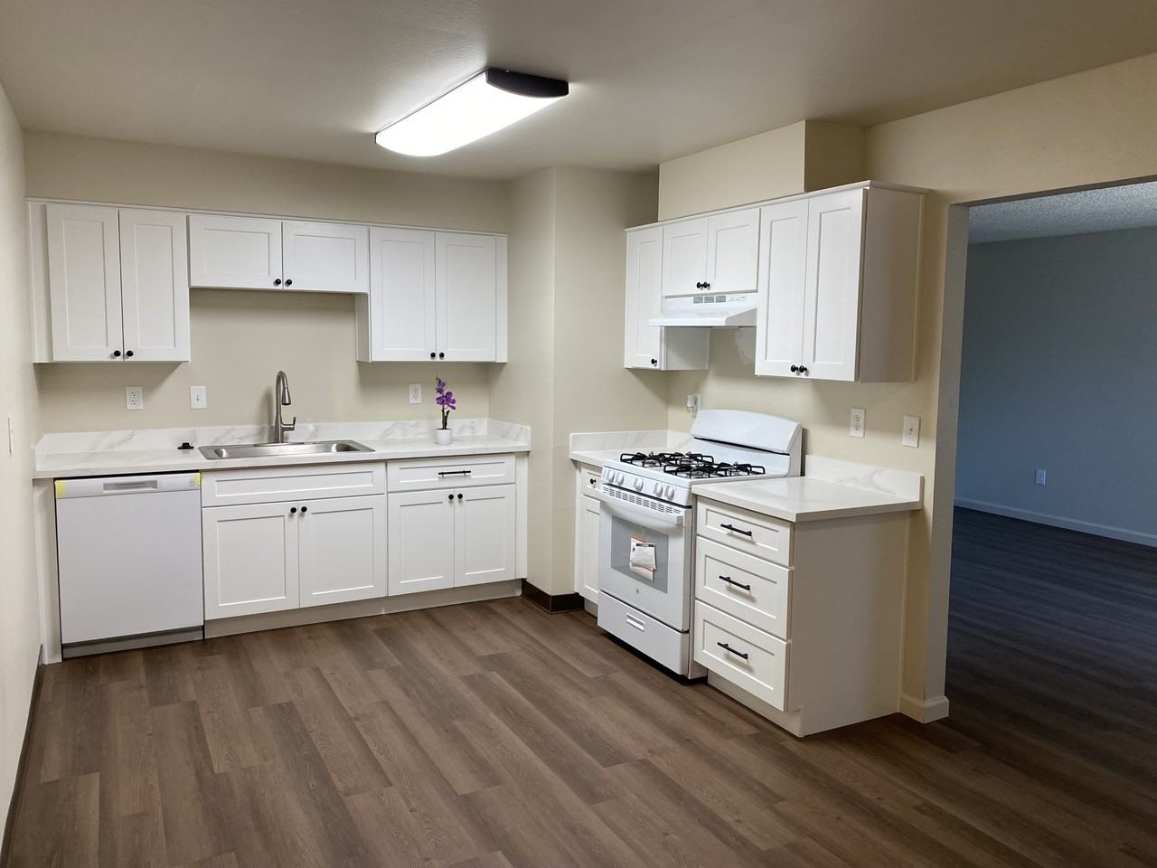 906 Herndon Road - Photo 2 of 23