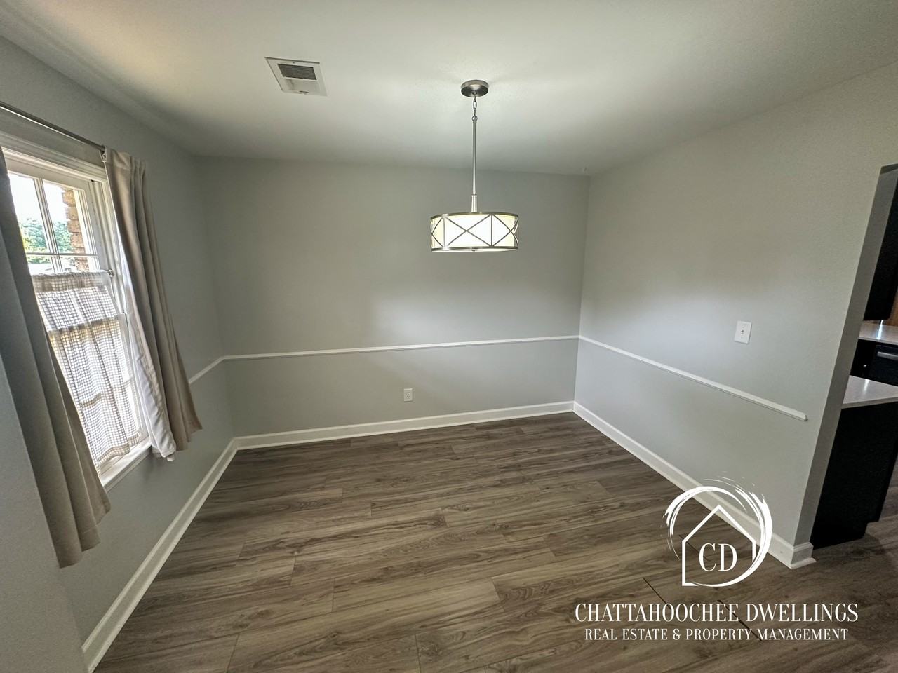 6439 Malibu Drive - Photo 3 of 6