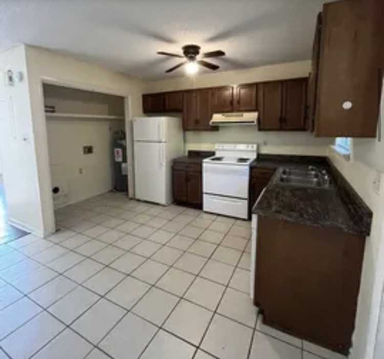 2317 8th Street Southeast - Photo 3 of 10