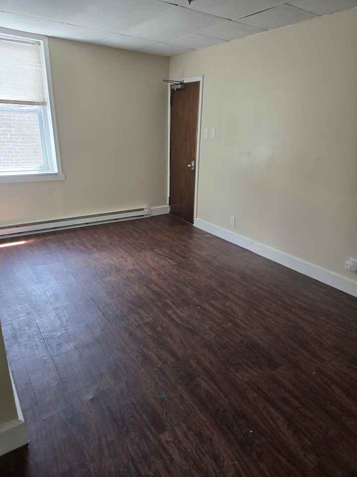 432 North 64th Street - Photo 4 of 9