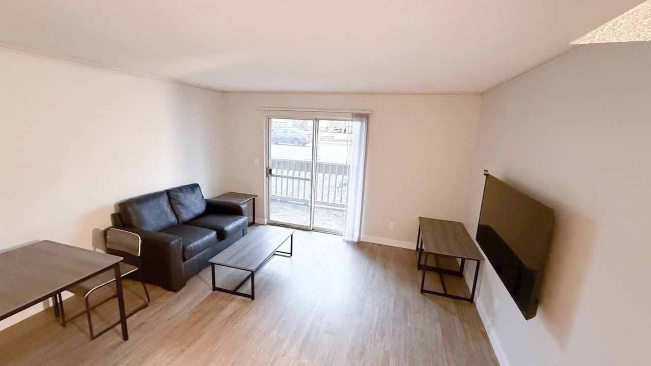 105 N Busey - Photo 7 of 18