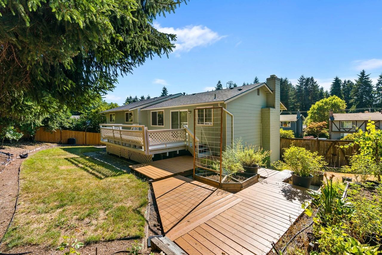 14622 124th Pl Ne - Photo 2 of 17