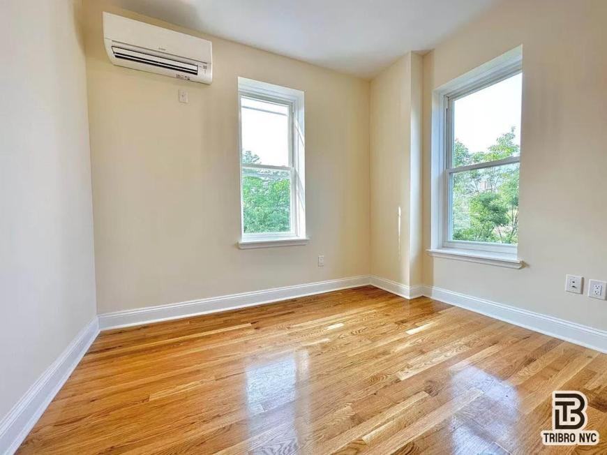 743 Church Ave - Photo 2 of 7
